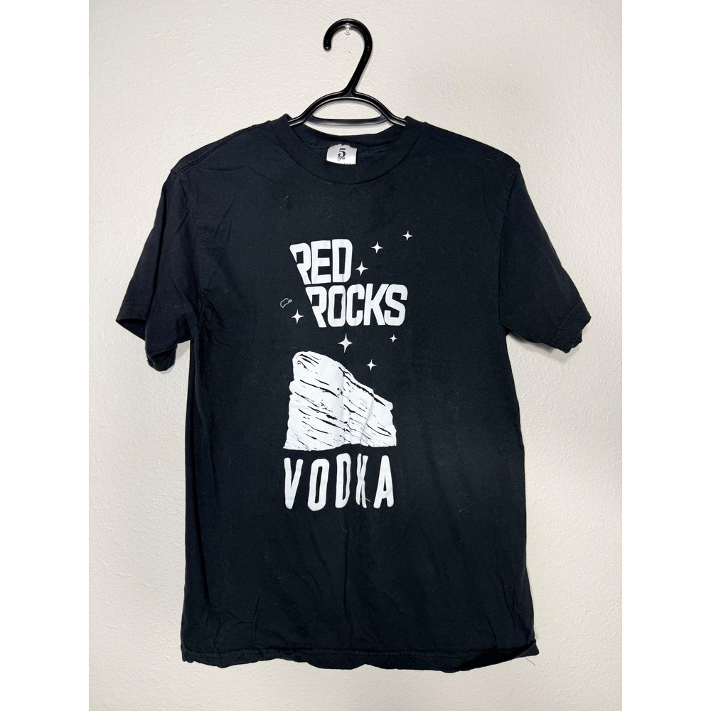 5 Boys Apparel Red Rocks Vodka Black Graphic TShirt Mens Medium Soft Style #1018